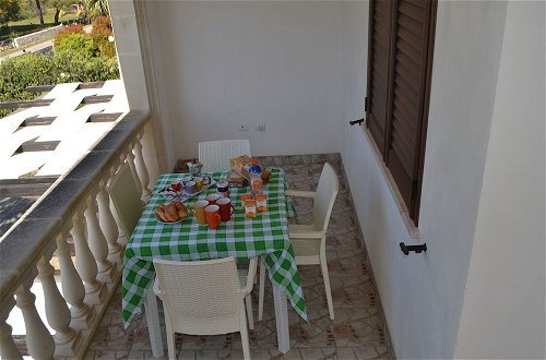 Foto 27 - Air-conditioned Apartment Near The Beach With Spacious Balcony & Garden; Pets