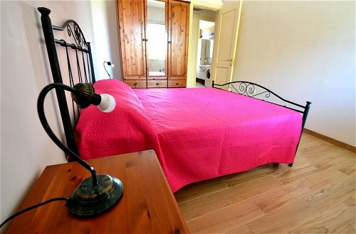 Foto 5 - Air-conditioned Apartment Near The Beach With Spacious Balcony & Garden; Pets