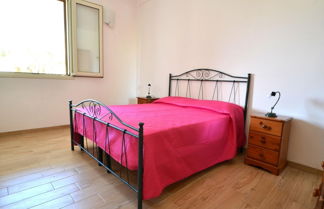 Foto 2 - Air-conditioned Apartment Near The Beach With Spacious Balcony & Garden, Pets