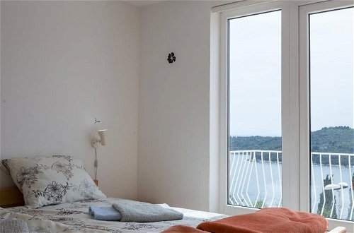 Foto 5 - Charming Studio Apartment With Beautiful Panoramic sea View