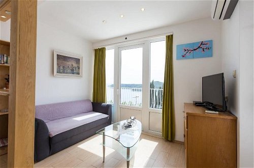 Photo 2 - Charming Studio Apartment With Beautiful Panoramic sea View