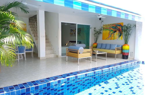 Foto 11 - Beachside 3-bedroom Townhouse w Private Pool at 70 Meters From Beach