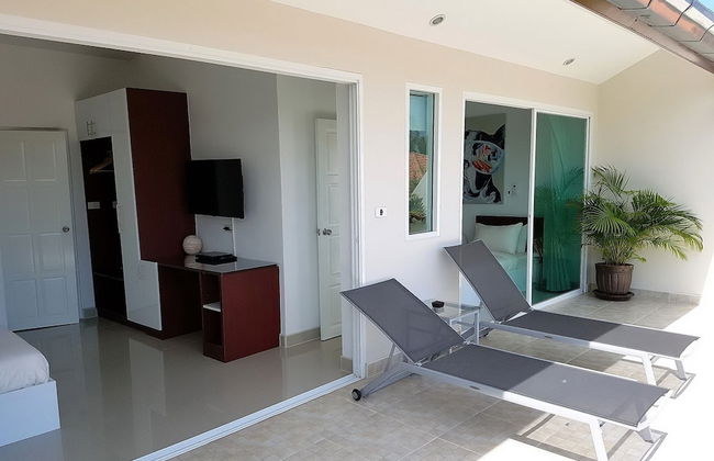 Beachside 3-bedroom Townhouse w Private Pool at 70 Meters From Beach - Photo 4