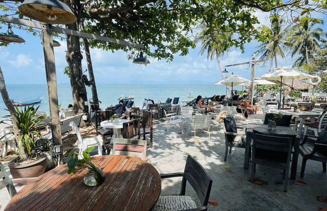 Beachside 3-bedroom Townhouse w Private Pool at 70 Meters From Beach - Photo 24