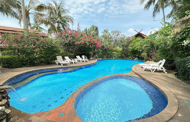 Beachside 3-bedroom Townhouse w Private Pool at 70 Meters From Beach - Photo 27