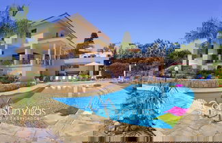 Foto 1 - Exceptional Large Villa, Free Heated Pool 1 NOV - 15 Jan, Privacy,prime Location