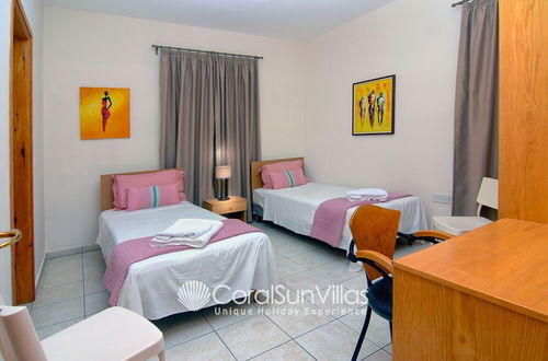 Photo 20 - Exceptional Large Villa, Private Heated Pool, Complete Privacy, Prime Location