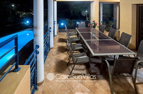 Foto 69 - Exceptional Large Villa, Private Heated Pool, Complete Privacy, Prime Location