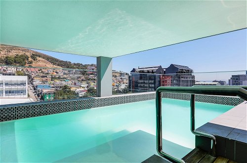 Foto 12 - Luxury Table Mountain Balcony Apartment