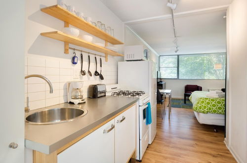 Photo 6 - CCF Enjoy a Full Kitchen in an Affordable Studio Near Peachtree Street