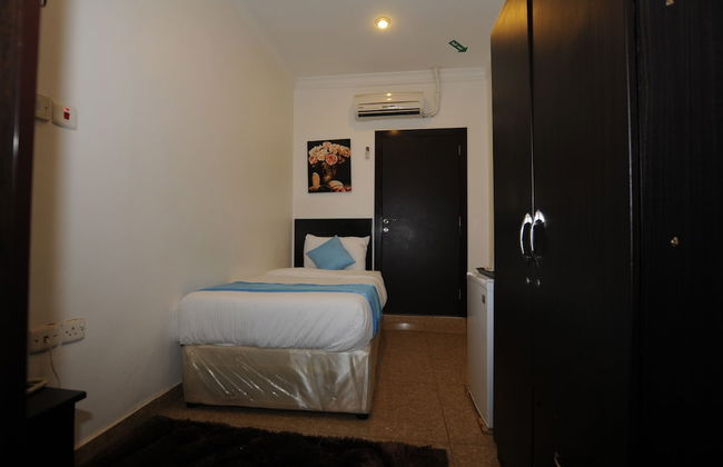 Al Muhanna Plaza Hotel - Photo 8