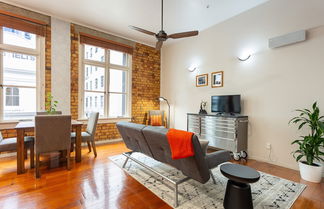 Photo 1 - Toodle's Characterful loft on Lorne Street