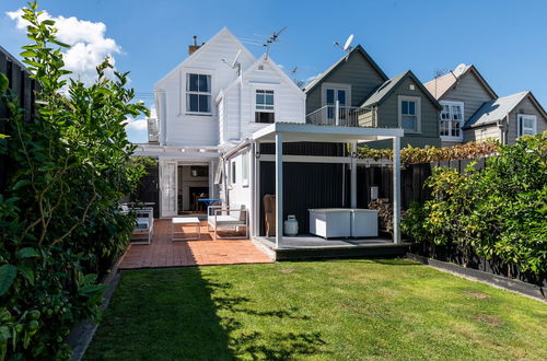 Photo 1 - Timeless Heritage Grey Lynn 2BR Beauty