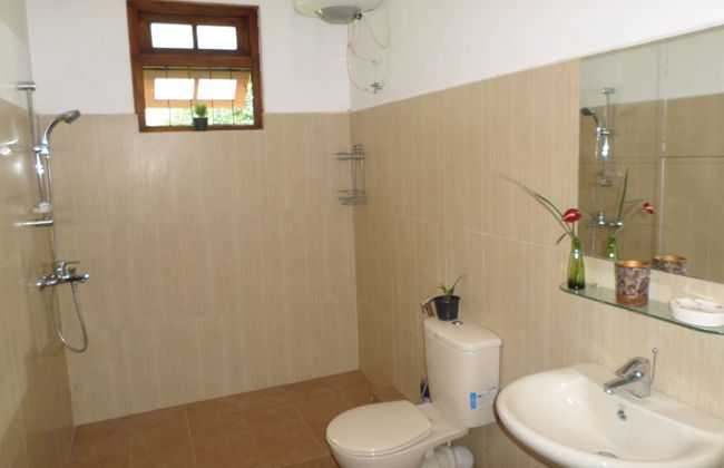 Riverside Homestay Apartments - Photo 12