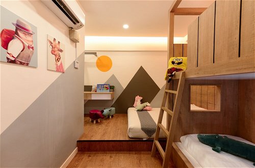 Photo 10 - Designer Suite Apartment