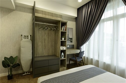 Photo 28 - Designer Suite Apartment