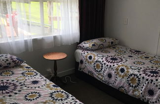 Photo 3 - Raglan Palm Beach Motel