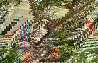 Photo 1 - 30A Grayt'n Greatful by Avantstay Charming Home+cottage, Walk to Western Lake