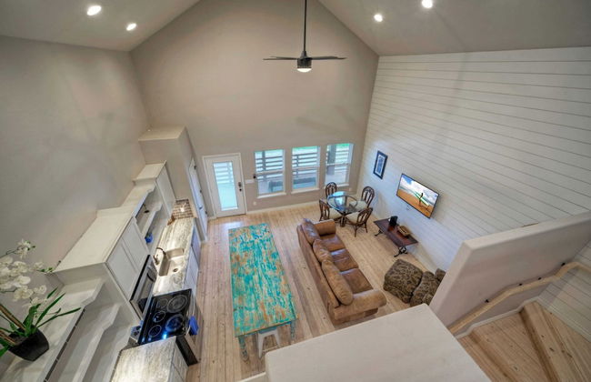 Sleeps 28 2 Homes w/ Boat Dock & Waterfront Pool Laguna Village Haven - Foto 24