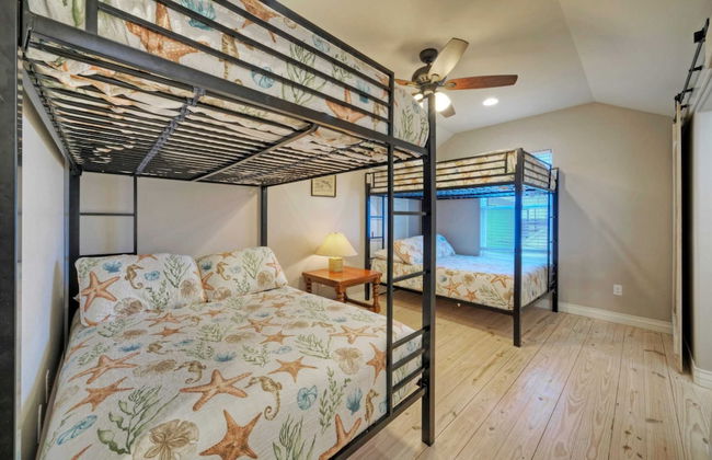 Sleeps 28 2 Homes w/ Boat Dock & Waterfront Pool Laguna Village Haven - Foto 25