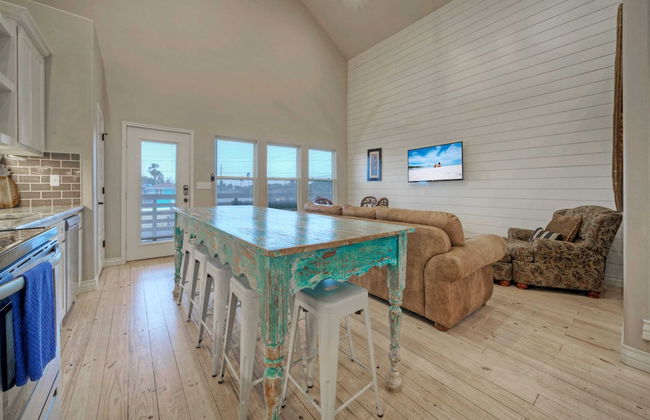 Sleeps 28 2 Homes w/ Boat Dock & Waterfront Pool Laguna Village Haven - Foto 13