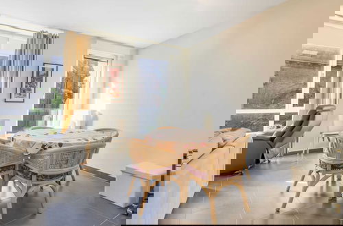 Photo 15 - Spacious Apartment With Terrace