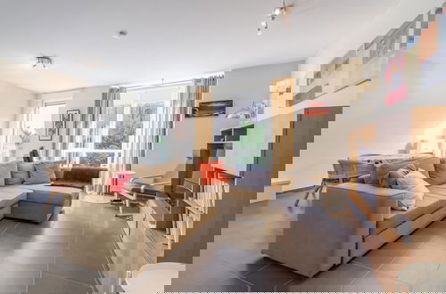 Photo 11 - Spacious Apartment With Terrace