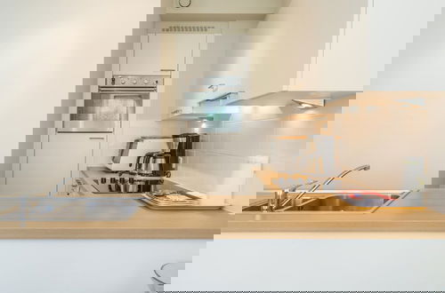 Photo 9 - Spacious Apartment With Terrace