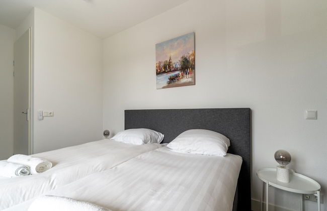 16p Spacious Villa on the Water in Zeewolde - Foto 4