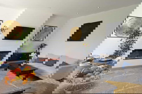 Foto 18 - Cozy Cottage Stay - Modern, Cozy, Close to London