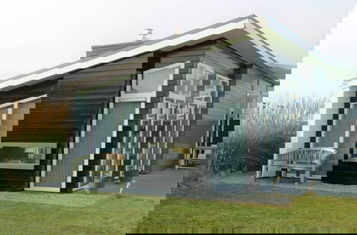 Foto 1 - Chalet in Zeeland by the Lake