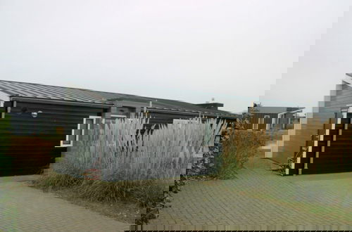 Foto 16 - Chalet in Zeeland by the Lake