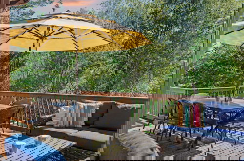 Foto 4 - Waterside Haven by Avantstay Lakefront, Hot Tub, Game Room, Fire Pit