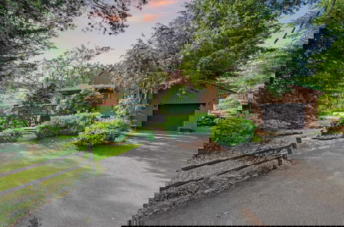 Foto 48 - Waterside Haven by Avantstay Lakefront, Hot Tub, Game Room, Fire Pit