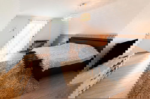 Foto 10 - Holiday Home With Indoor Swimming Pool