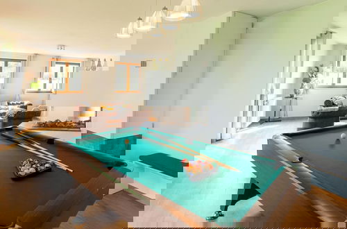 Foto 25 - Holiday Home With Indoor Swimming Pool