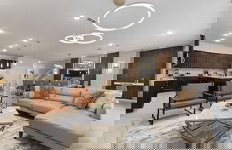 Foto 1 - Private Theater Game Loft 10br Villa Pool Spa