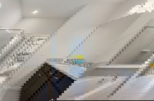 Foto 36 - Private Theater Game Loft 10br Villa Pool Spa