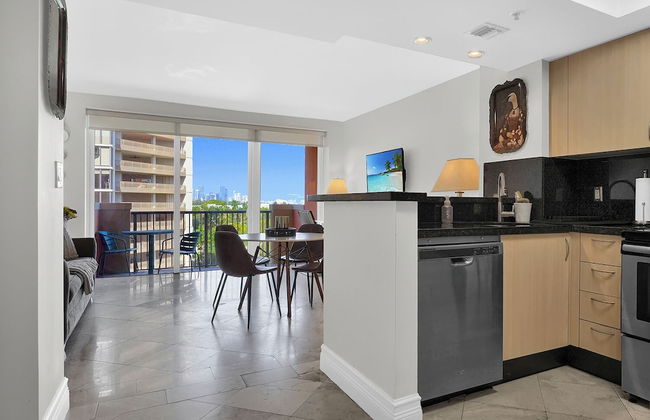 Modern Bay View with Free Parking - Photo 11