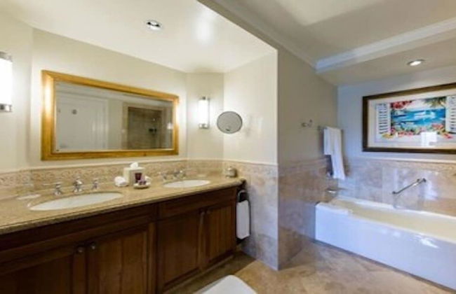 Ritz Carlton - Photo 9