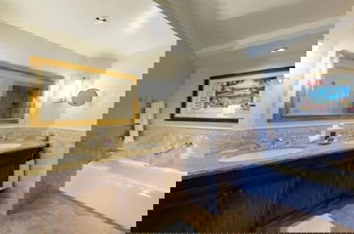 Photo 9 - Ritz Carlton