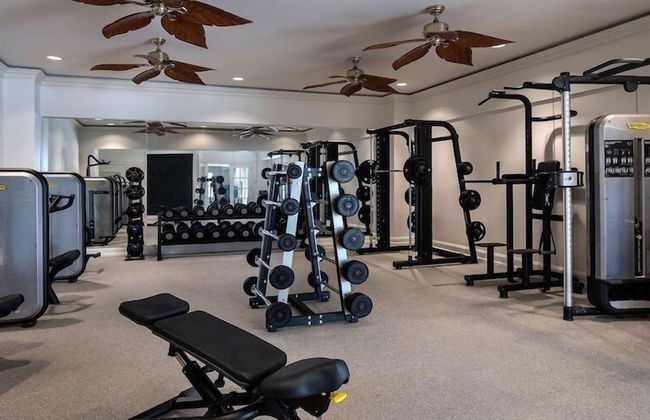 Ritz Carlton - Photo 23