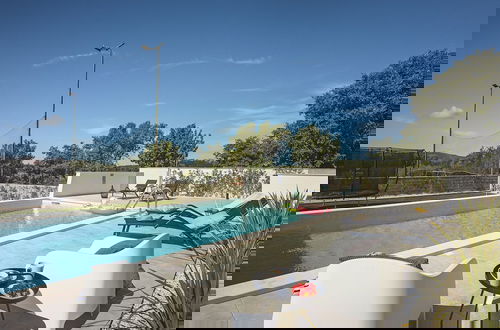 Foto 10 - Modern Villa With Private Swimming Pool
