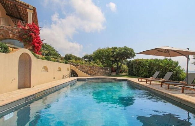 Majestic Holiday Home in Grimaud With Private Pool - Foto 14