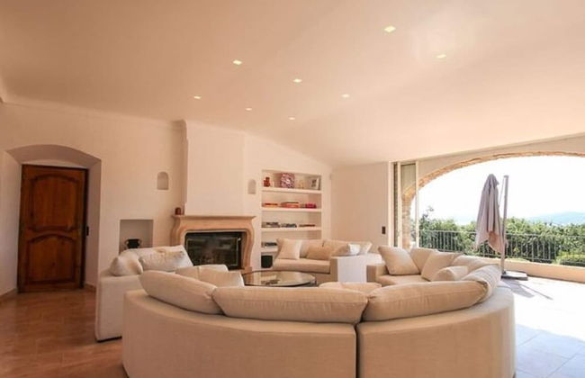 Majestic Holiday Home in Grimaud With Private Pool - Foto 10