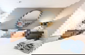 Photo 3 - The Sweet Mews - Big & Bright 4bdr Mews Home in Ideal Location