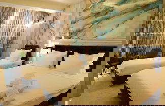 Photo 1 - Parklane Furnished Suites