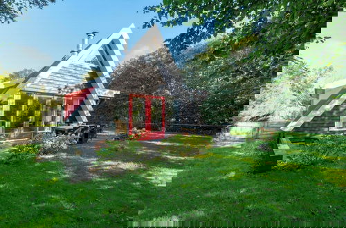 Foto 10 - Elegant Villa With Garden