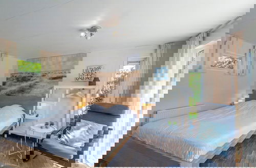 Foto 3 - Charming Bungalow Located Close to the Beach