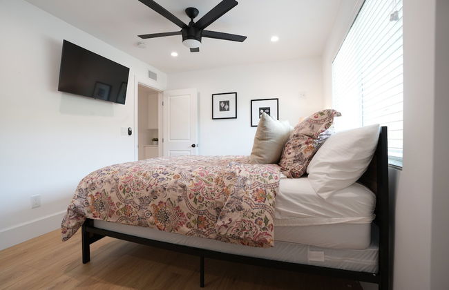 Coming Mid-April 2023! Beautifully upgraded two-story home with backyard oasis - Foto 15